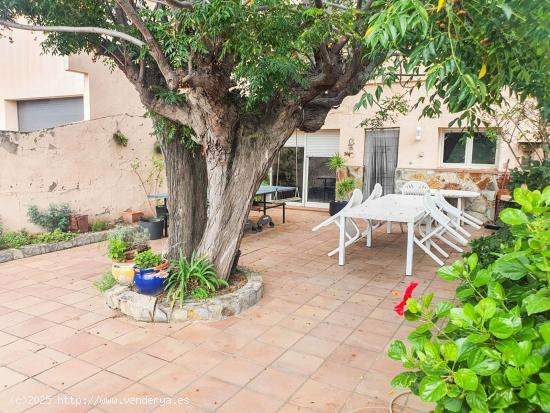 Casa a la venta en El Papiol con espectaculares vistas despejadas - BARCELONA