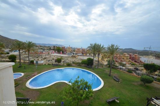 SE VENDE BUINGALOW ADOSADO DE TRES DORMITORIOS CON GARAJE EN BALCON DE FINESTRAT - ALICANTE