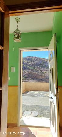 CASA FAMILIAR EN MACAEL ( ALMERÍA ) DE 4 HABITACIONES Y GARAJE. - ALMERIA