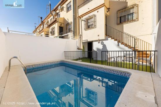 Venta de casa adosada con piscina en Belicena (Granada) - GRANADA