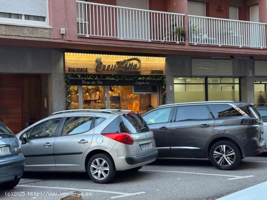 LOCAL COMERCIAL EN PLENO RENDIMIENTO- INVERSORES- CREU ALTA - CARRER PICAÑOL. - BARCELONA