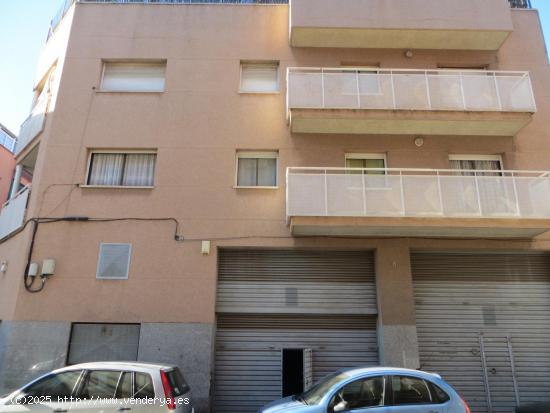 SE VENDE LOCAL COMERCIAL EN EL PRAT DEL LLOBREGAT - BARCELONA