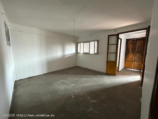 SE VENDE PISO EN MANRESA, ZONA CASCO ANTIGUO - BARCELONA