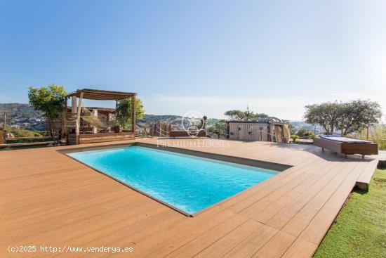  Casa en venta con piscina y vistas al mar en Arenys - Costa Barcelona - BARCELONA 