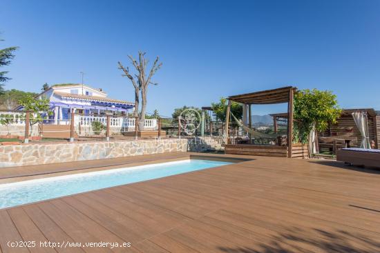 Casa en venta con piscina y vistas al mar en Arenys - Costa Barcelona - BARCELONA