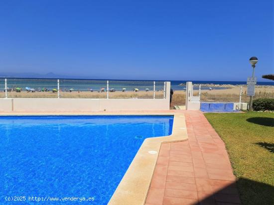 APARTAMENTO CON SALIDA DIRECTA A LA PLAYA - ALICANTE