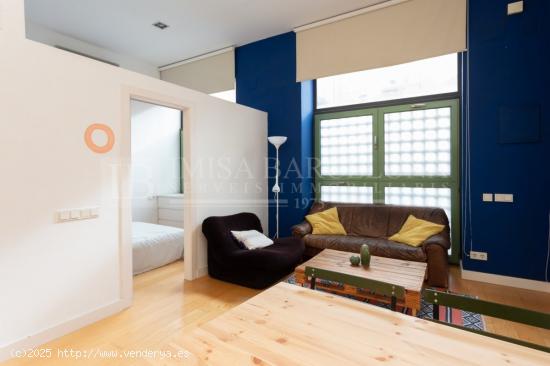 LUMINOSA PLANTA BAJA CON CÉDULA DE HABITABILIDAD EN VENTA EN LA VILA DE GRACIA - BARCELONA