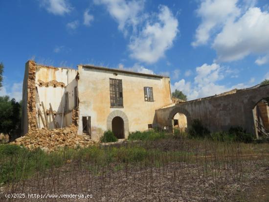  Finca rústica con casas  y dependencias agrarias para reforma integral - BALEARES 