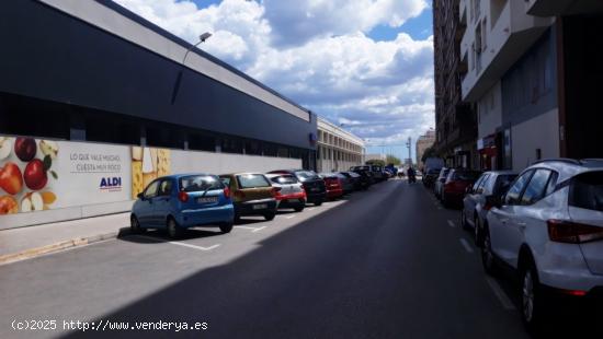 DOS GARAJES EN OLIVA, EN ZONA DE DIFICIL APARCAMIENTO - VALENCIA