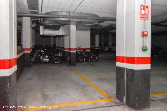  PLAZA DE GARAJE PARA COCHE Y MOTO EN EL CENTRO DE CAMBRE - A CORUÑA 