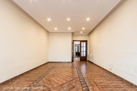 CASA EN VENTA EN EL CENTRE DE SABADELL - BARCELONA