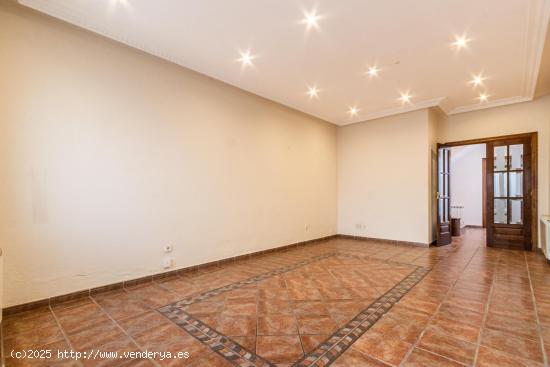 CASA EN VENTA EN EL CENTRE DE SABADELL - BARCELONA