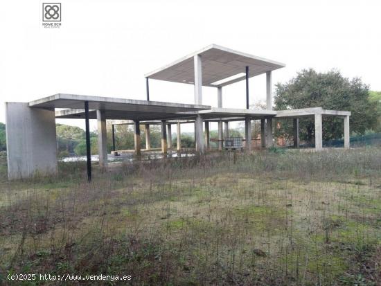 TERRENO CON ESTRUCTURA EN VILANOVA DEL VALLÈS - BARCELONA