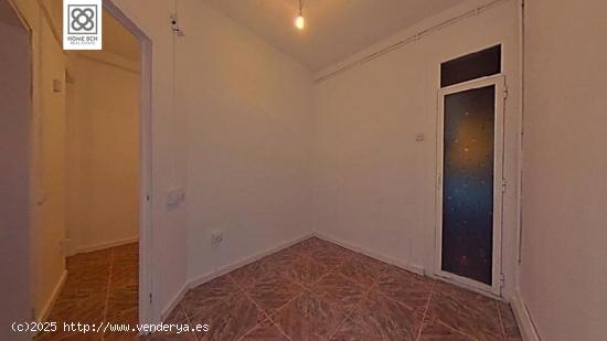 PISO EN VENTA C/ VALLHONRAT - BARCELONA