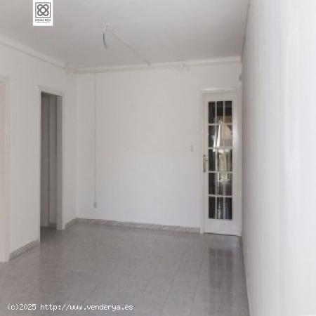 PISO EN VENTA EN CALLE TERRASSA, SANTA COLOMA DE GRAMANET - BARCELONA