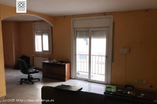  PISO EN VENTA C/ PINTOR ROSALES - BARCELONA 