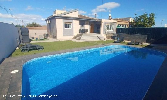  Villa en venta en Torrevieja (Alicante) 