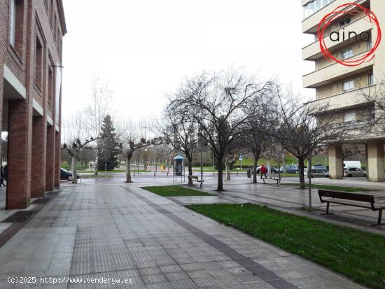 BAR EN FUNCIONAMIENTO ZONA AYUNTAMIENTO DE BARAÑAIN - NAVARRA