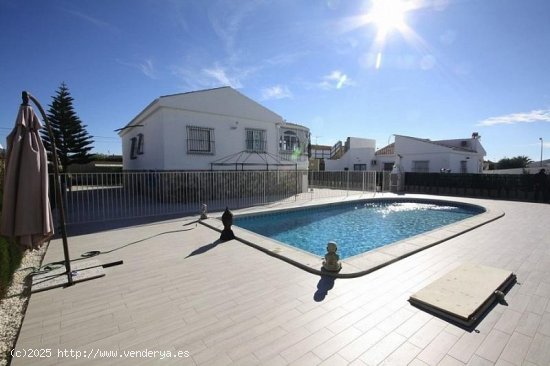  Villa en alquiler en Torrevieja (Alicante) 