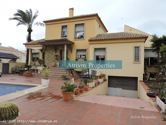 Villa en alquiler en Torrevieja (Alicante)