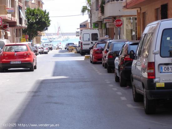 Local comercil en la zona del Acequión de Torrevieja - ALICANTE