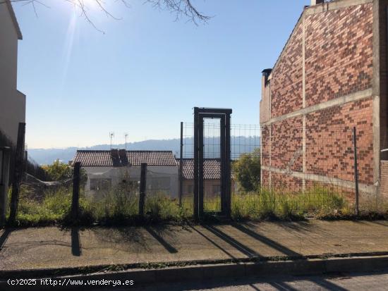 PARCELA URBANA EN LA ZONA DE  EL PADRÓ  - BARCELONA