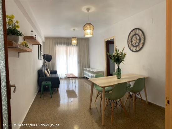 VIVIENDA EN ALQUILER PARA ESTUDIANTES, CON BUENA VISTAS, CON BALCON - TERRAZA AMPLIA, - VALENCIA