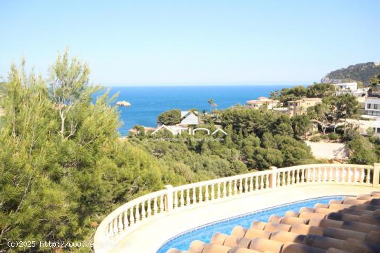 Villa de lujo con excelentes vistas al mar junto a playa La Barraca, Javea. - ALICANTE