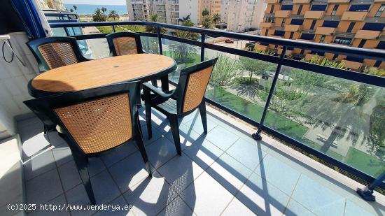 Apartamento con vistas al mar situado en 3ª línea playa Daimús, - VALENCIA