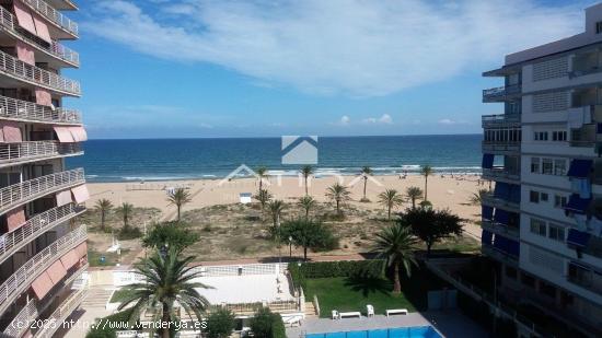 Apartamento con vistas al mar  situado en 1ª línea playa Gandia con salida directa a la playa - VA