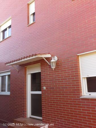 NAVE CON  VIVIENDA UNIFAMILIAR EN  CALLE ALFREDO LOPEZ, DEL BARRIO DE JUSLIBOL, ZARAGOZA - ZARAGOZA