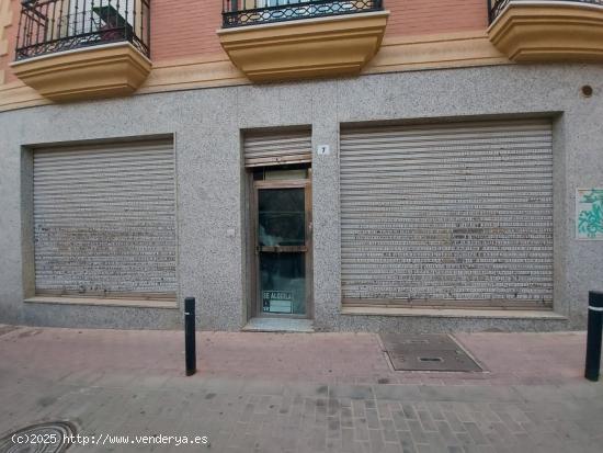 Local comercial en alquiler en el centro de El Ejido - ALMERIA