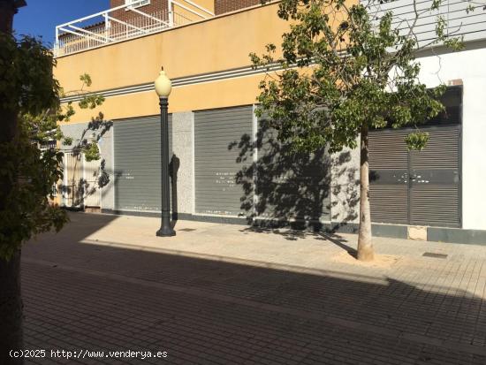 SE VENDE O SE ALQUILA LOCAL COMERCIAL - ALICANTE