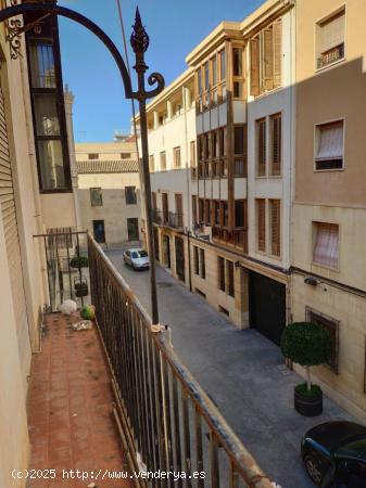 ESTUPENDO PISO para reformar en pleno centro de Elche - ALICANTE