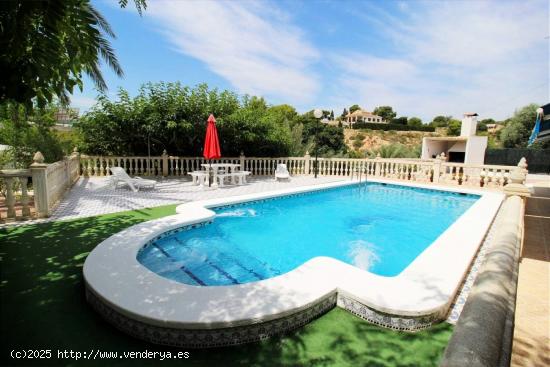 CHALET EN VENTA,ZONA SAN ANTONIO DE LA FLORIDA.PRECIO:240.000€ - ALICANTE