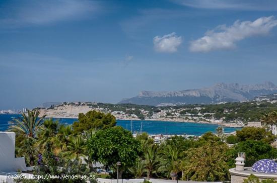  PARCELA CON VISTAS SOBRE EL PUERTO DEPORTIVO DE MORAIRA CON VISTAS AL MAR GEORGEUS - ALICANTE 