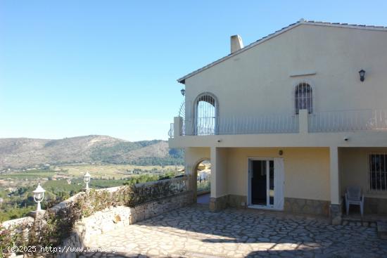 Oportunidad - Villa para renovar con maravillosas vistas panorámicas en La Sella, Denia - ALICANTE