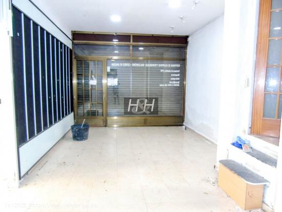 Bajo comercial frente al Metro en zona Eixereta. /HH Asesores, Inmobiliaria en Burjassot/ - VALENCIA