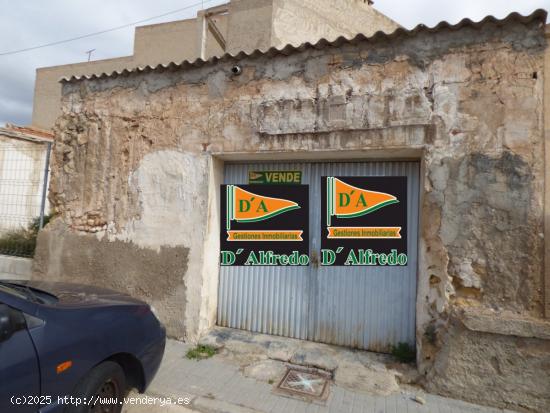  TERRERO PARA EDIFICAR. FACHADA A DOS CALLES. - ALICANTE 