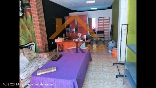 VENTA DE LOCAL EN SANTA MARÍA DEL ÁGUILA ZONA CENTRO - ALMERIA