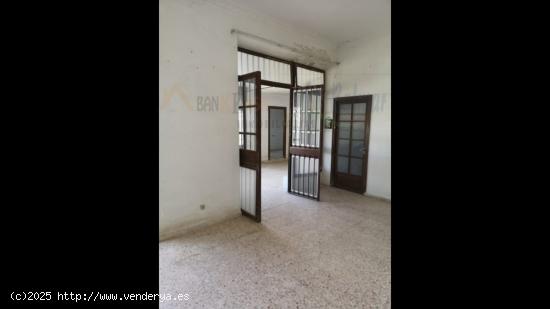 SE VENDE CASA ANTIGUA CON TERRENO DE 3 PLANTAS EN BERJA - ALMERIA