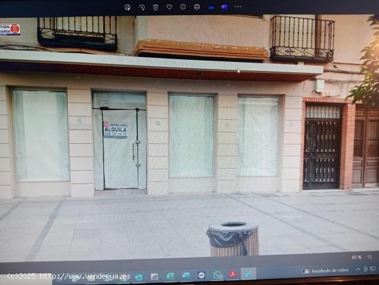 SE VENDE DOS CASAS JUNTAS EN CALLE EMILIO CASTELAR , FRENTE CASINO DE ALCAZAR DE SAN JUANDE ALCAZAR 