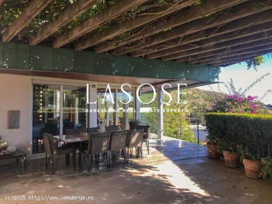 Lujosa casa con piscina en Esplugues - BARCELONA