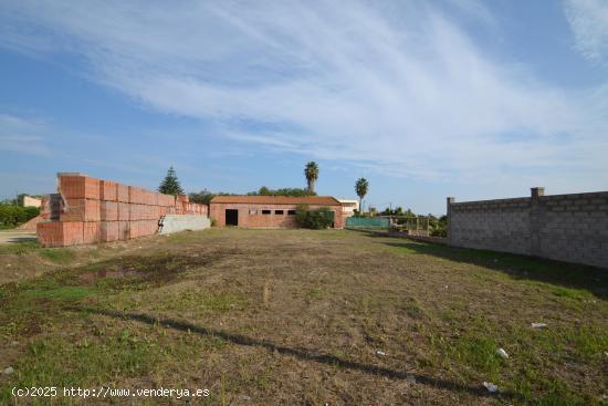 Solar en venta de 890 m² con proyecto de vivienda en el centro de Deltebre - TARRAGONA