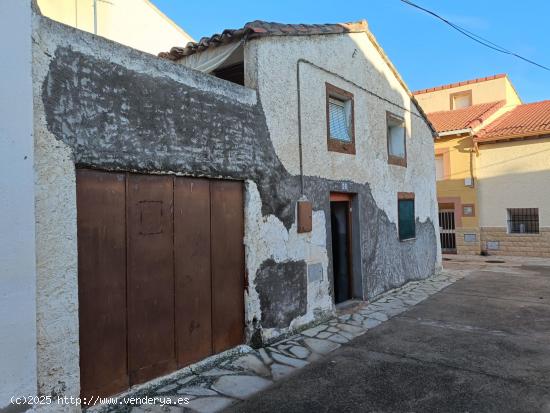  SE VENDE CASA EN VILLANUEVA DE HUERVA - ZARAGOZA 