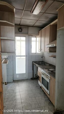 OPORTUNIDAD INVERSORES!!! PISO EN BARRIO LOS ÁNGELES DE 3 DORMITORIOS. - MURCIA