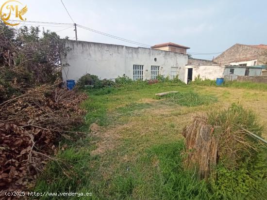 MONTE. Vivienda y negocios en finca urbana junto a la Casona del Judío - CANTABRIA