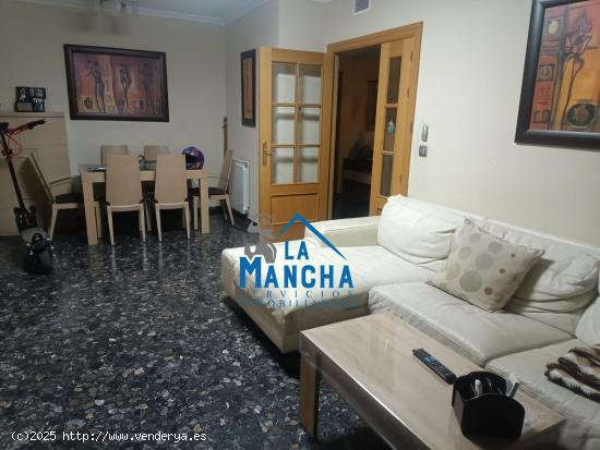 INMOBILIARIA LA MANCHA VENDE PISO CON PISCINA EN ZONA LLANOS DEL AGUILA - ALBACETE