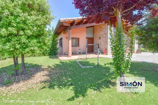 Fantástica casa en Artés, con piscina cubierta, jardín, terraza y 4 habitaciones en muy buena zon