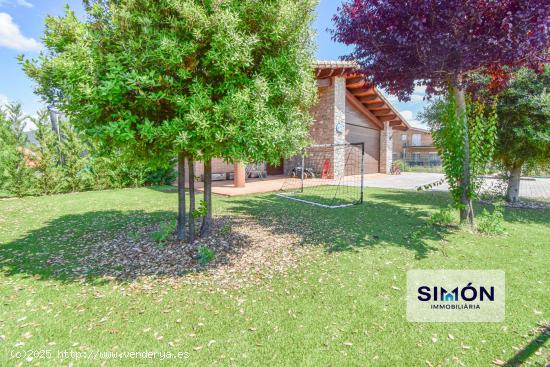 Fantástica casa en Artés, con piscina cubierta, jardín, terraza y 4 habitaciones en muy buena zon